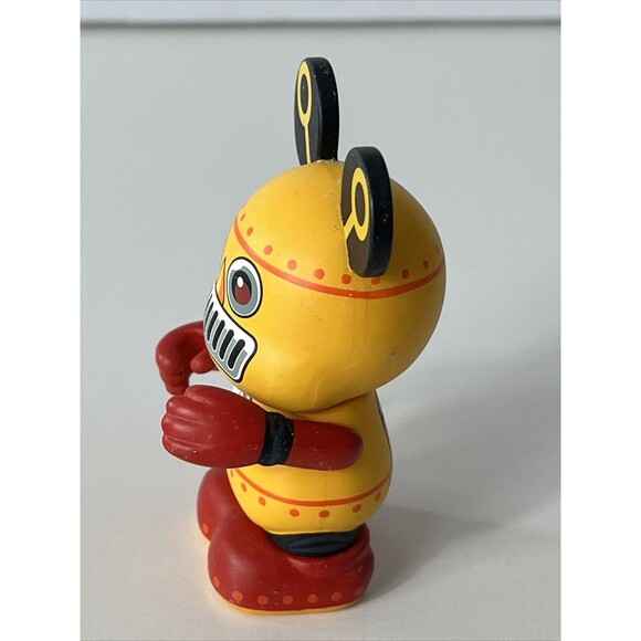 DISNEY VINYLMATION 3" 2011 Urban Series 8 - Yellow Robot - Picture 4 of 6